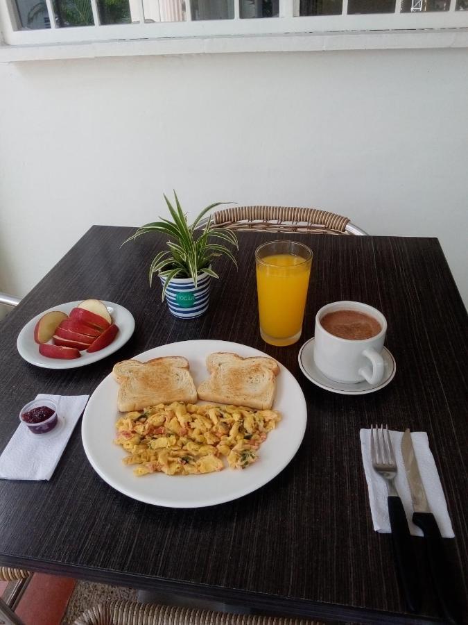 Hotel Maceo Мелгар Екстериор снимка