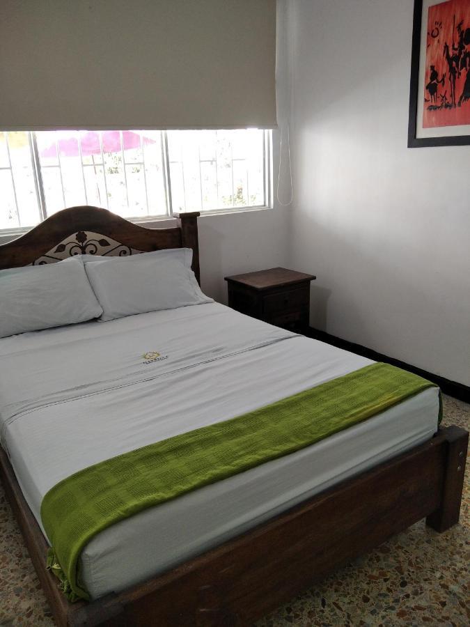 Hotel Maceo Мелгар Екстериор снимка