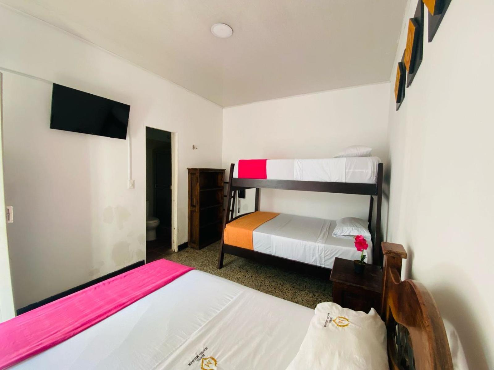 Hotel Maceo Мелгар Екстериор снимка
